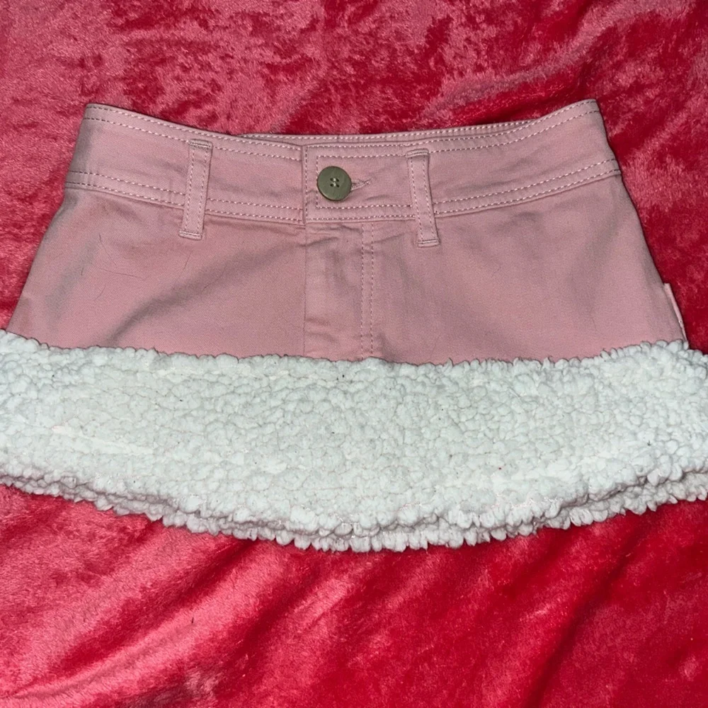 ANTONIO MELANI Pink Mini Skirt with White Sherpa Trim